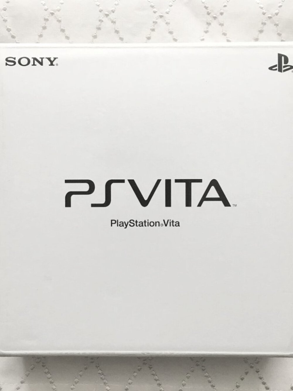 Sony PS Vita 1000 Crystal White Console Assassins Creed III Bundle Boxed